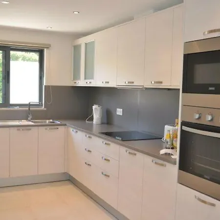 Sleeps 4 Pool Air Con T646334 Βίλα